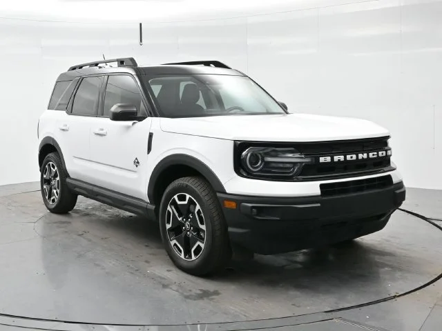 Used 2022 Oxford White Ford Outer Banks image 1