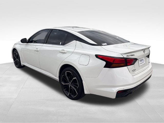 Used 2023 White Nissan 2.5 SR image 3