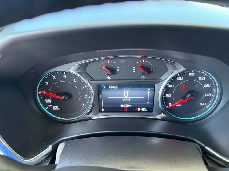 Used 2024 Summit White Chevrolet LT image 9