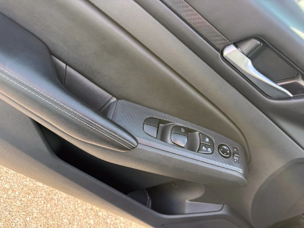 Used 2025 Black Nissan 2.5 SV image 6