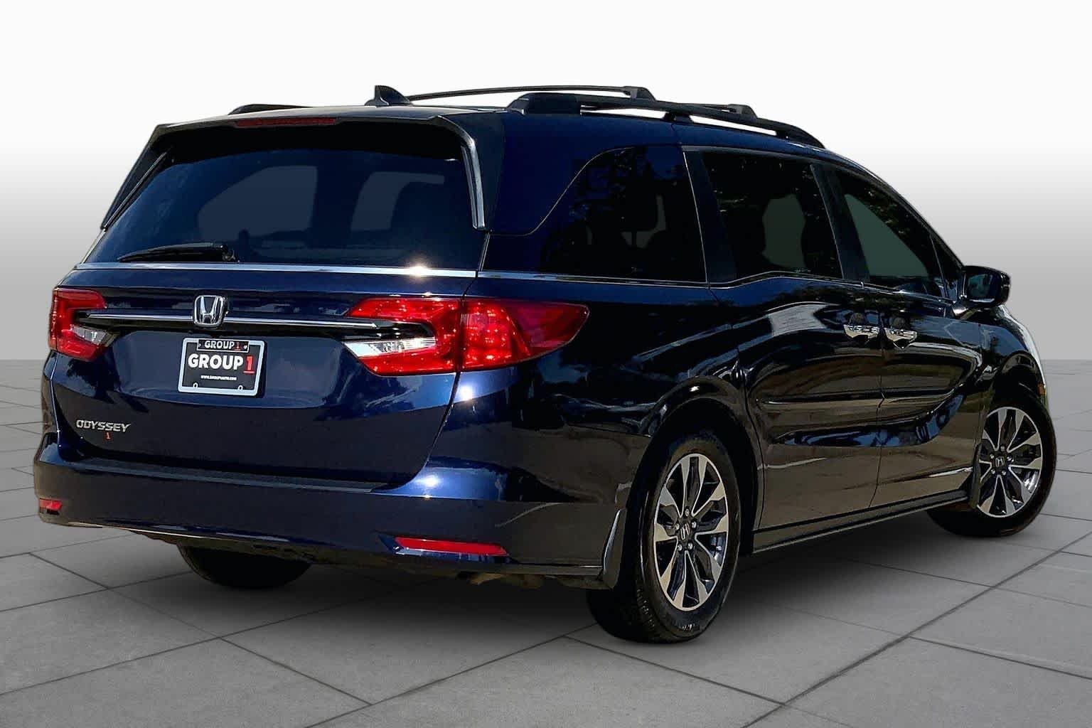 Used 2022 Obsidian Blue Pearl Honda EX-L image 12