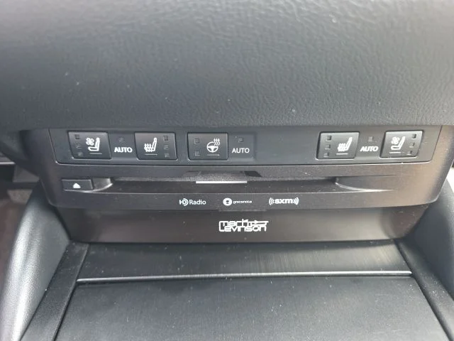 2019 Lexus ES 350 - Photo 22