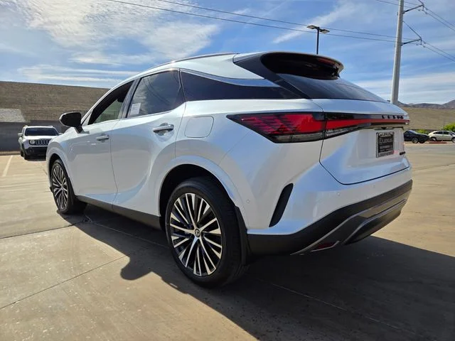 New 2026 Eminent White Pearl Lexus PREMIUM PLUS image 4