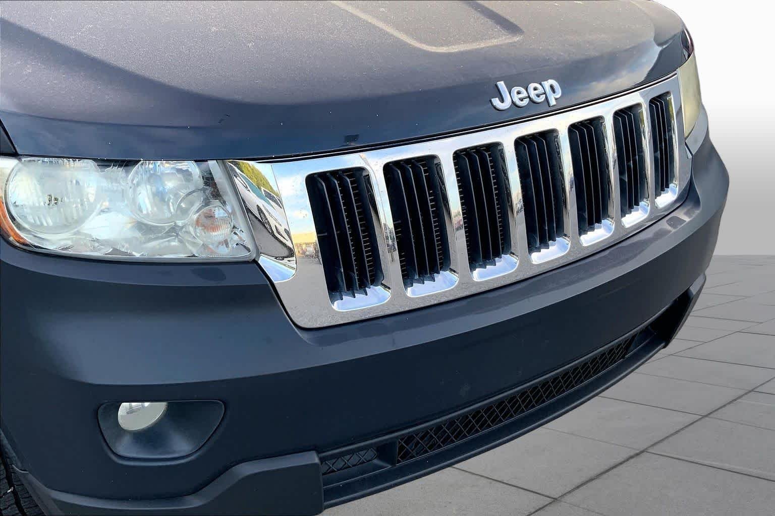 Used 2012 Maximum Steel Metallic Jeep Laredo image 25