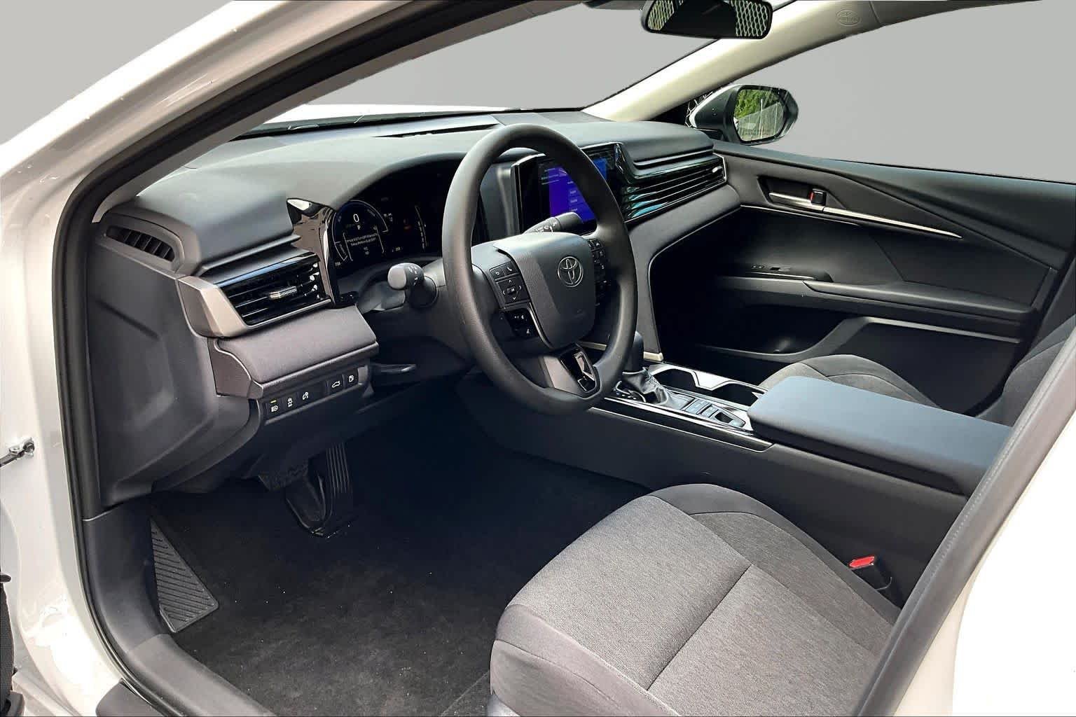 Used 2026 Ice Cap Toyota LE image 18