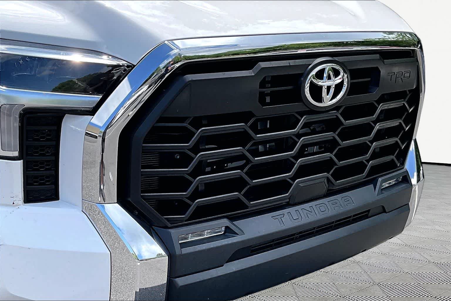 Used 2023 Ice Cap Toyota SR5 image 29
