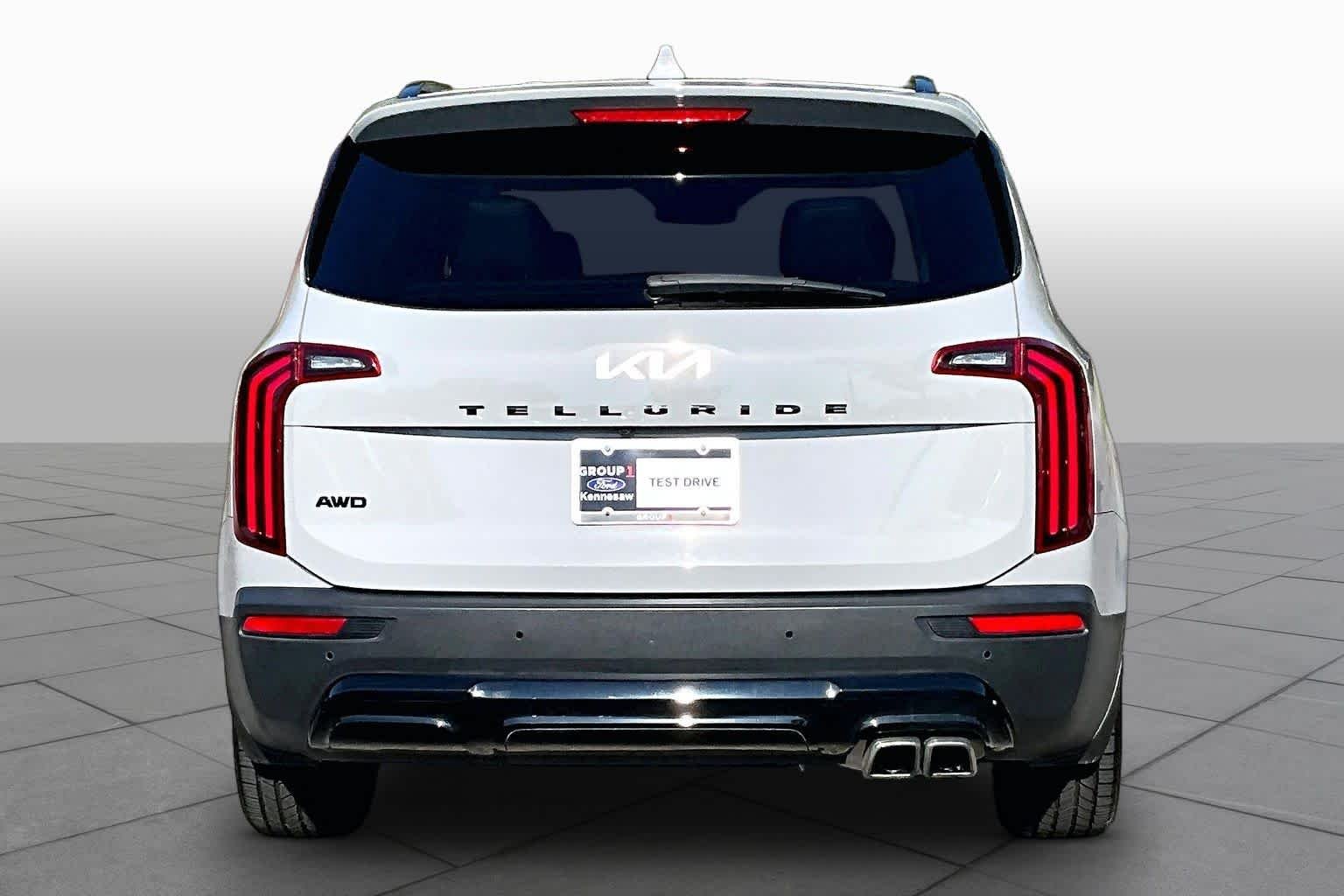 Used 2022 Wolf Gray Kia SX image 5