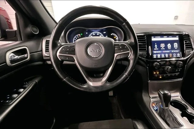 Used 2020 Velvet Red Pearlcoat Jeep Altitude image 6