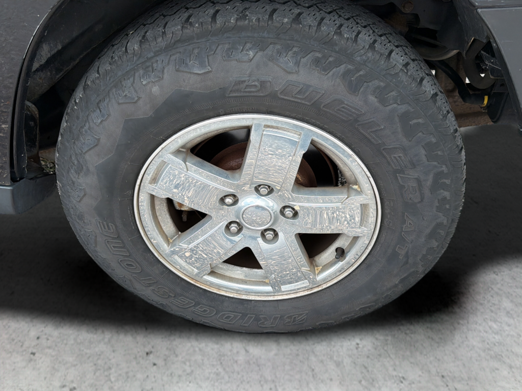 Used 2006 Black Jeep Laredo image 18