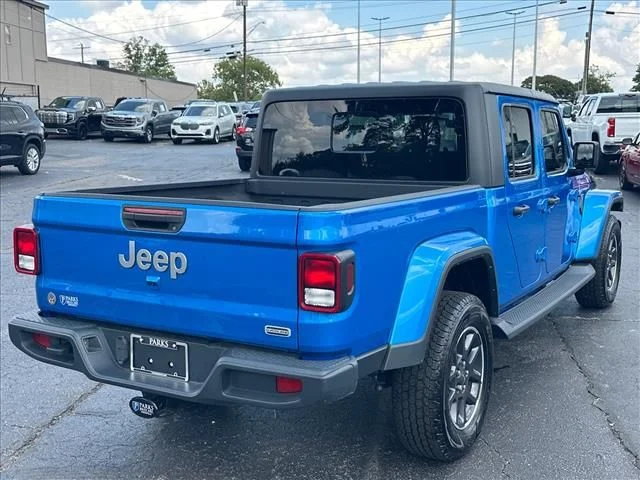 Used 2022 Blue Jeep Overland image 12