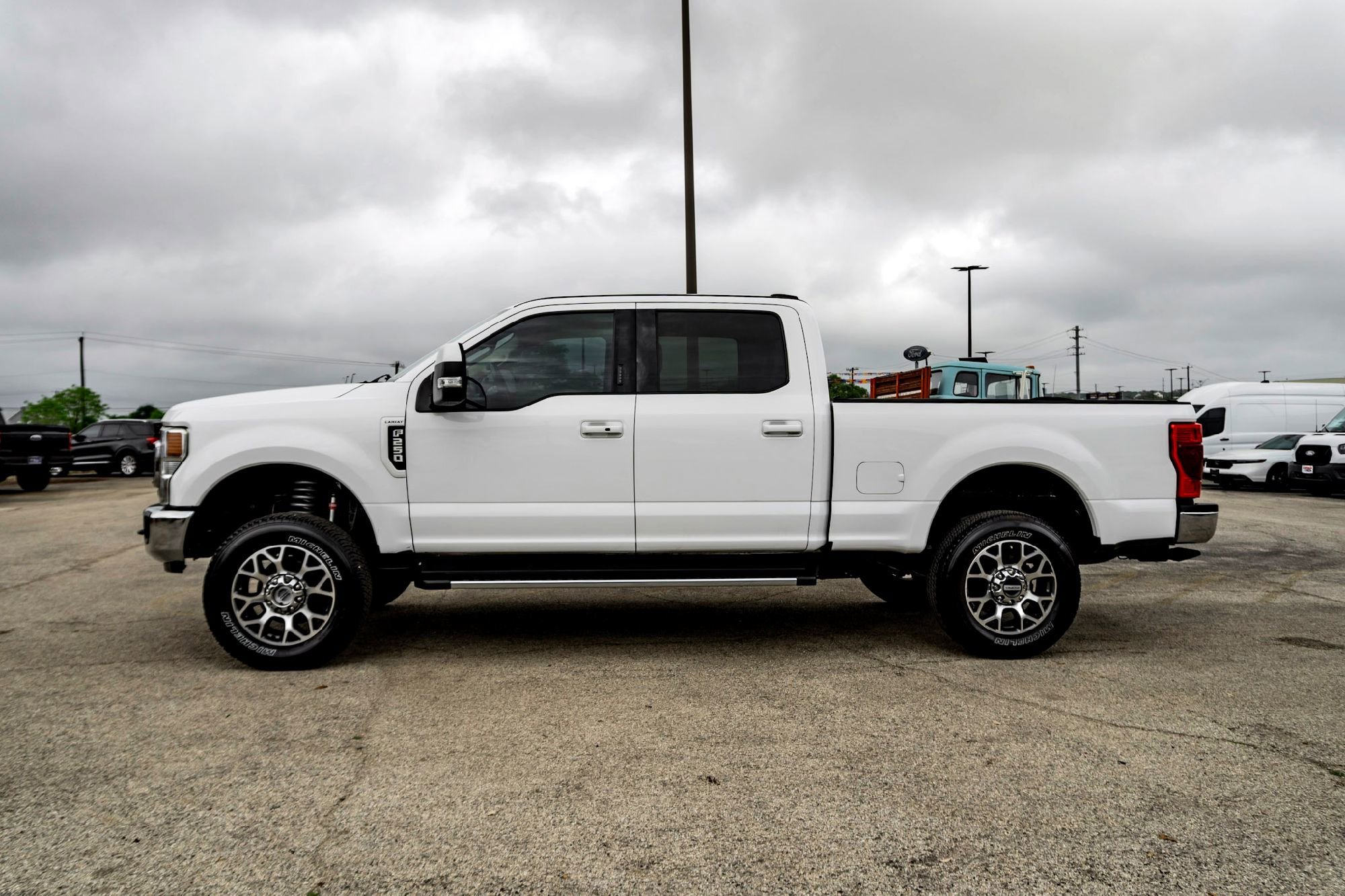 Used 2020 Oxford White Ford LARIAT image 8