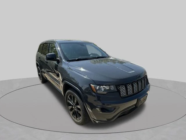 Used 2018 Black Jeep Altitude image 2