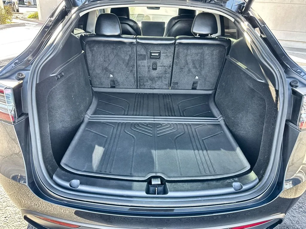 Used 2024  Tesla Long Range image 26