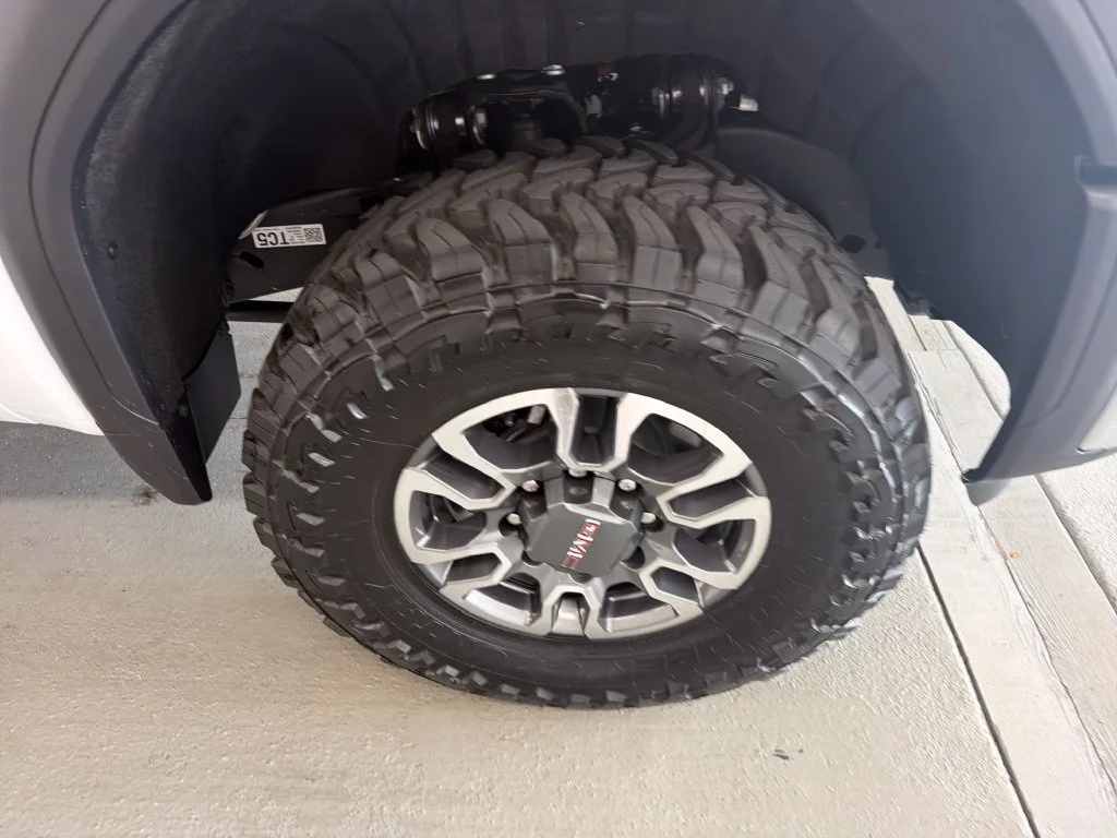 New 2026 Summit White GMC Pro image 4