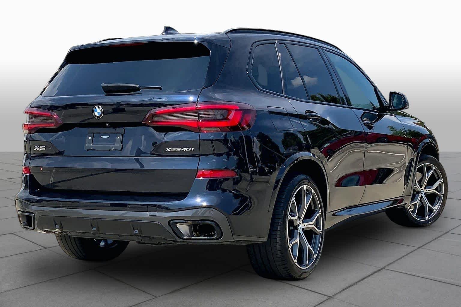Used 2021 Black Sapphire Metallic BMW xDrive40i image 13