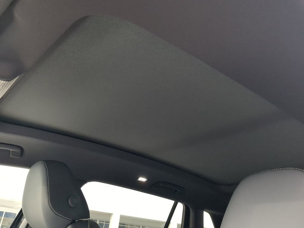 2025 Volkswagen Tiguan SE R-LINE BLACK - Photo 21
