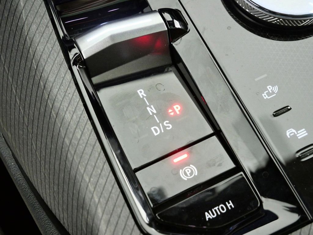 Used 2026 Skyscraper Grey Metallic BMW 30 xDrive image 47
