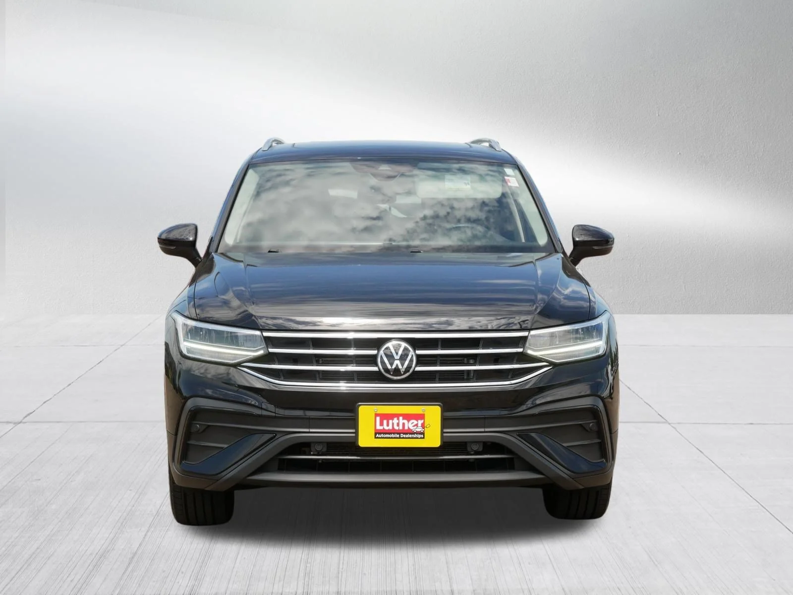 Used 2022 Volkswagen Tiguan SE with VIN 3VV2B7AX0NM001730 for sale in Rochester, Minnesota