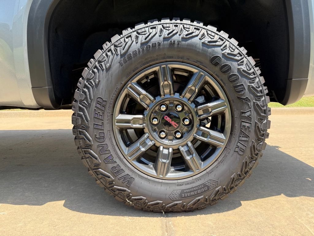 2026 GMC Sierra 1500 AT4X - Photo 9