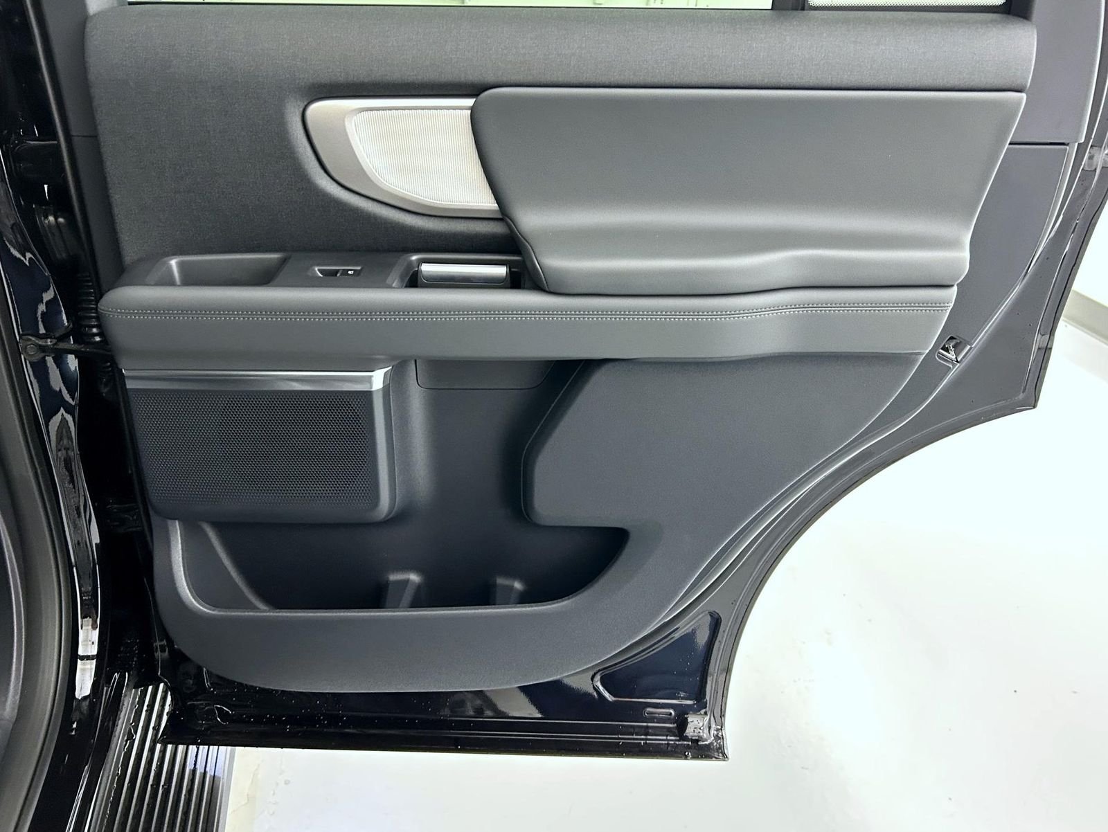 New 2027 Agate Black Metallic Ford Active image 17