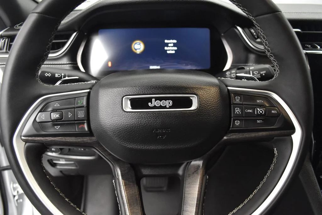 Certified Used 2024 White Jeep Limited image 10