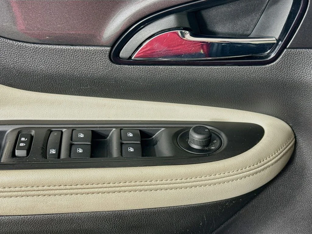 Used 2019 Red Buick Preferred image 21