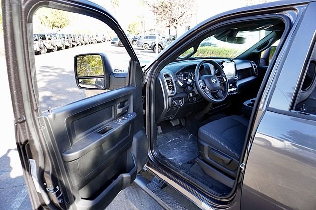 New 2026 Granite Crystal Metallic Clear-Coat Exterior Paint RAM Tradesman image 42