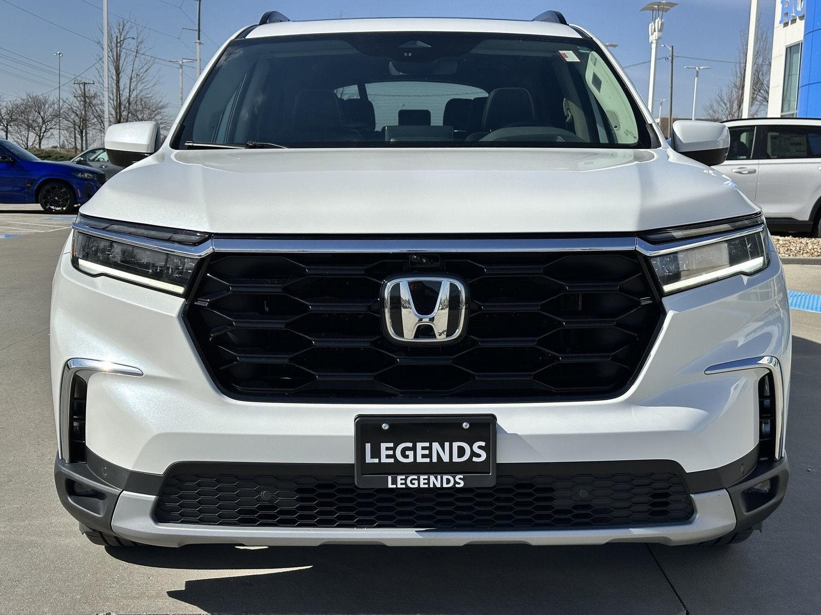 Used 2024 Honda Pilot Elite with VIN 5FNYG1H89RB012287 for sale in Kansas City