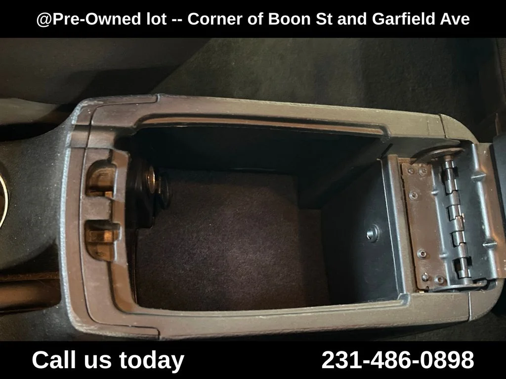 Used 2014 Gray Dodge SE image 26