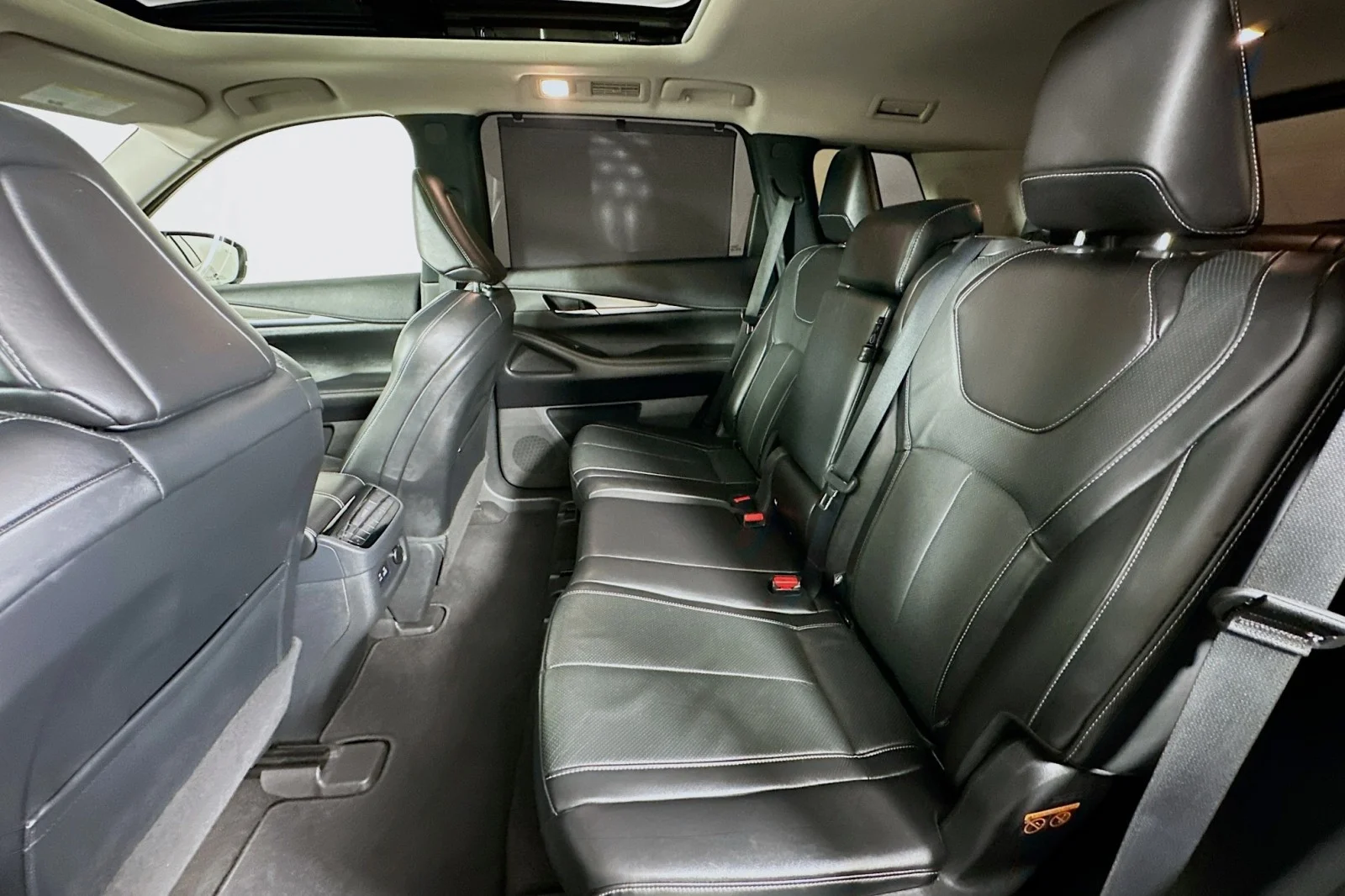 Used 2022 Graphite Shadow INFINITI LUXE image 9