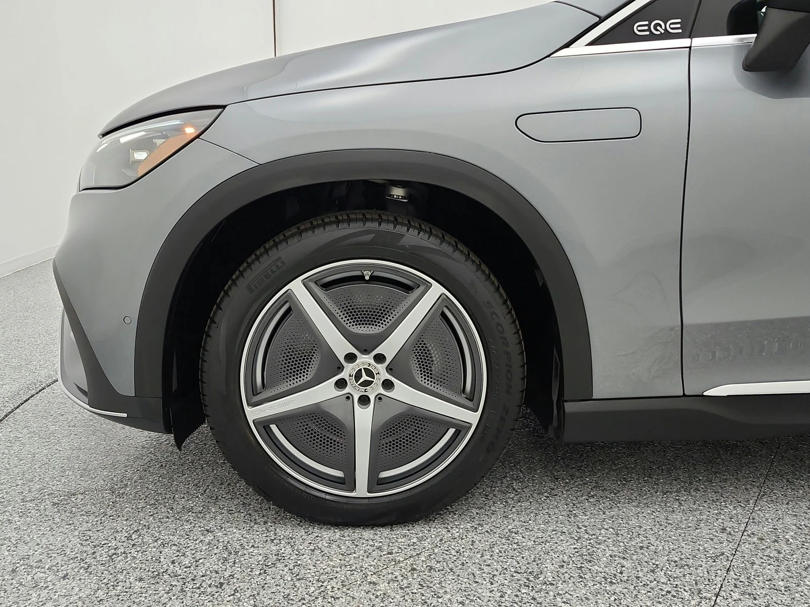 Used 2023 Selenite Grey Metallic Mercedes-Benz EQE 350 4MATIC® SUV image 16
