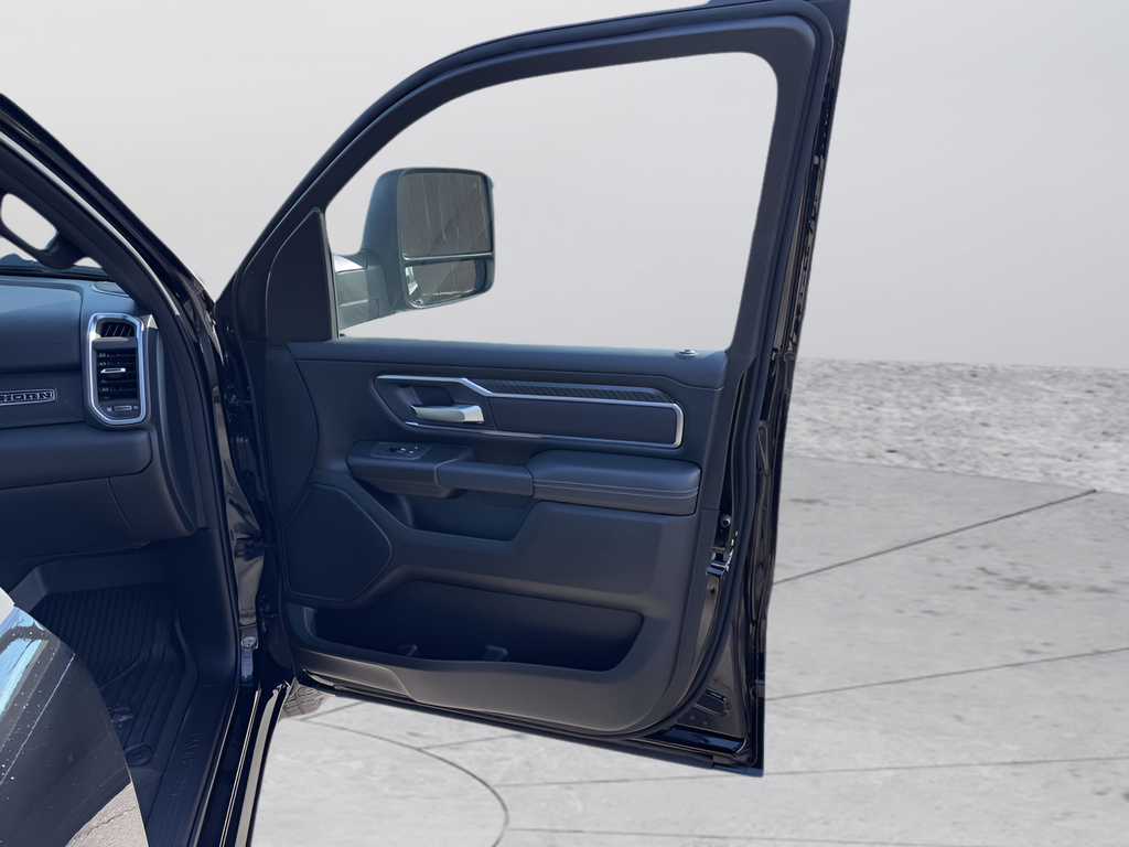 New 2026 Diamond Black Crystal Pearl-Coat Exterior Paint RAM Big Horn/Lone Star image 40