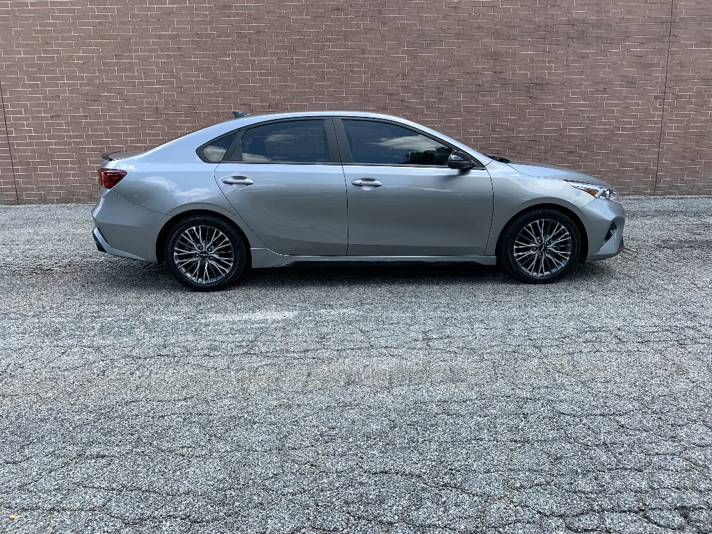 Used 2022 Steel Gray Kia GT-Line image 6