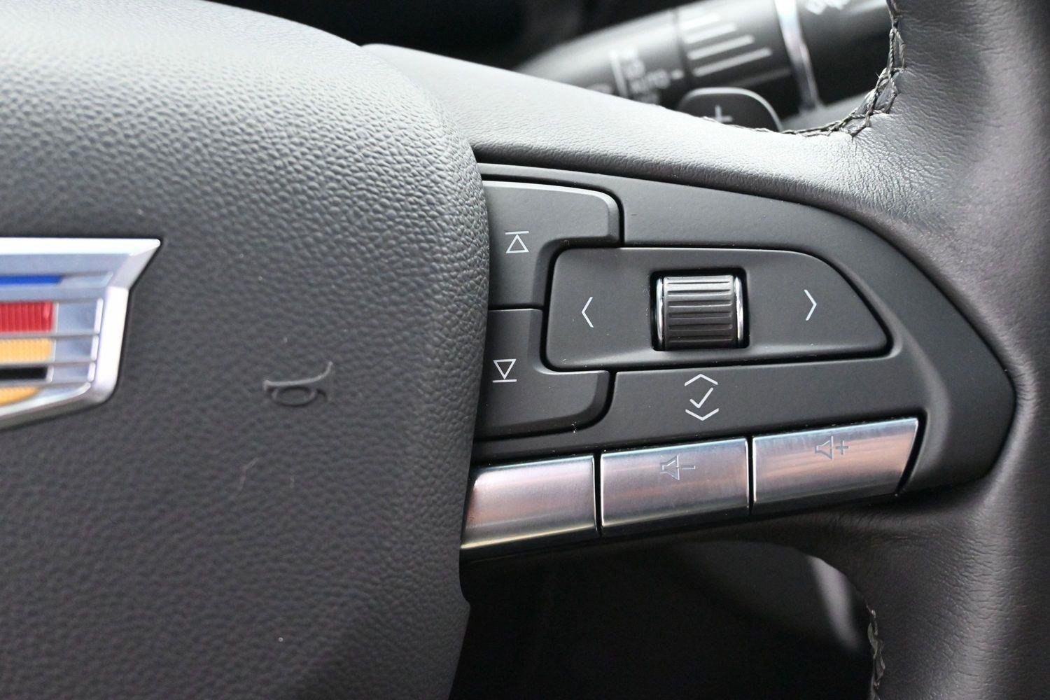 Used 2022 Crystal White Tricoat Cadillac Premium Luxury image 19