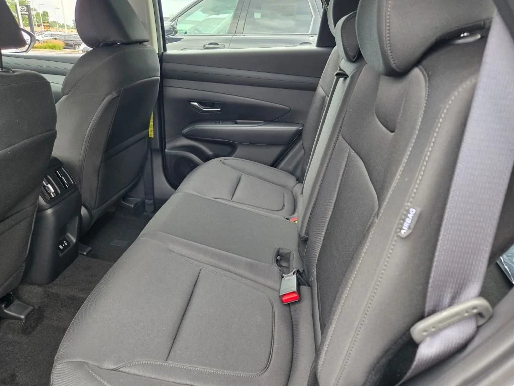 New 2026 Shimmering Silver Hyundai Blue SE image 15