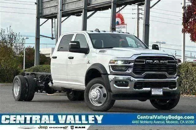 2026 RAM 5500 Big Horn 4X4 Crew Cab DRW 197" WB's photo