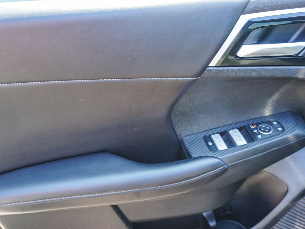 Used 2024 Black Mitsubishi SE image 18