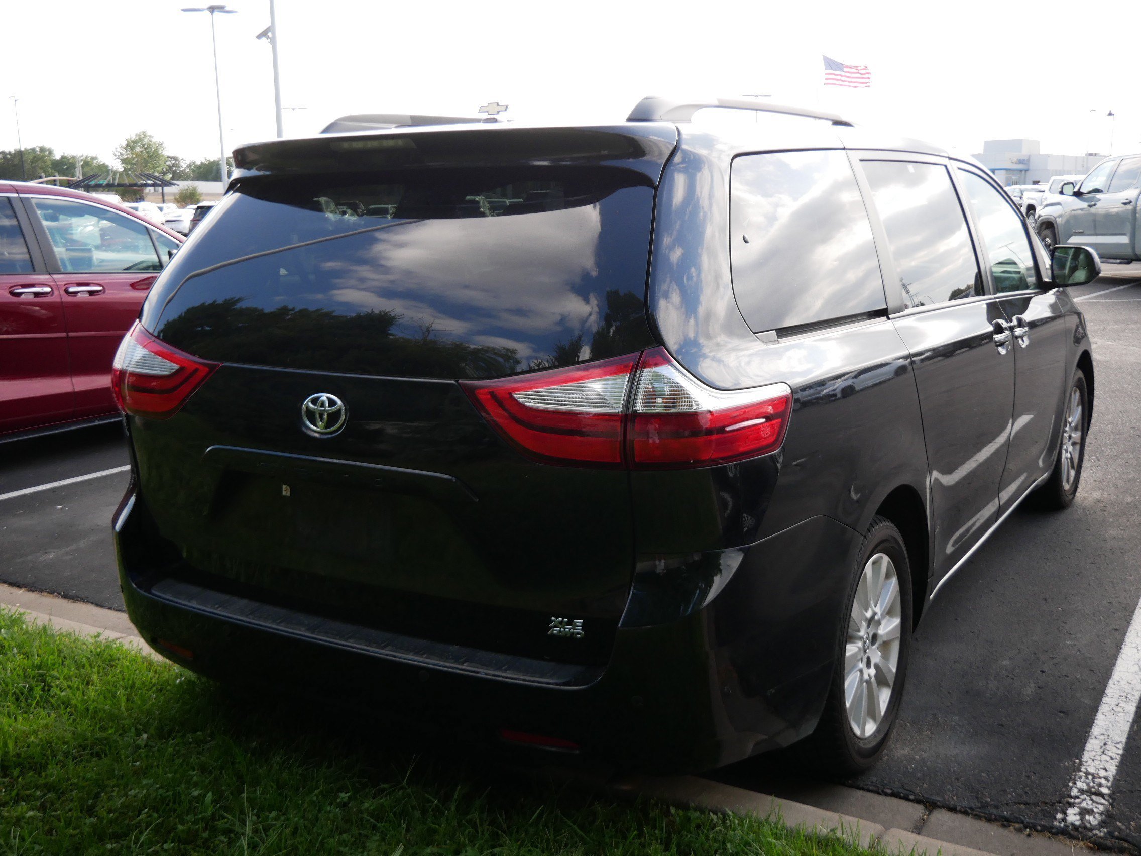 Used 2015 Attitude Black Toyota XLE Premium image 6
