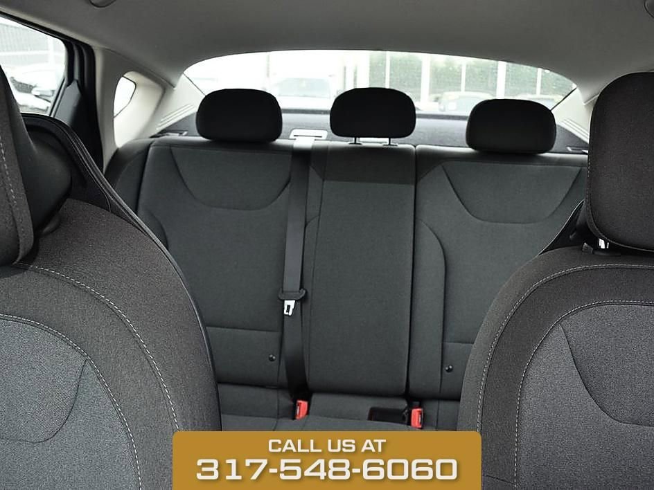 2025 Kia K4 LXS - Photo 30