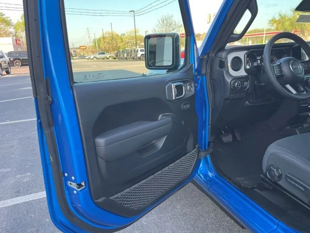 New 2026 Hydro Blue Pearl-Coat Exterior Paint Jeep Sport S image 6