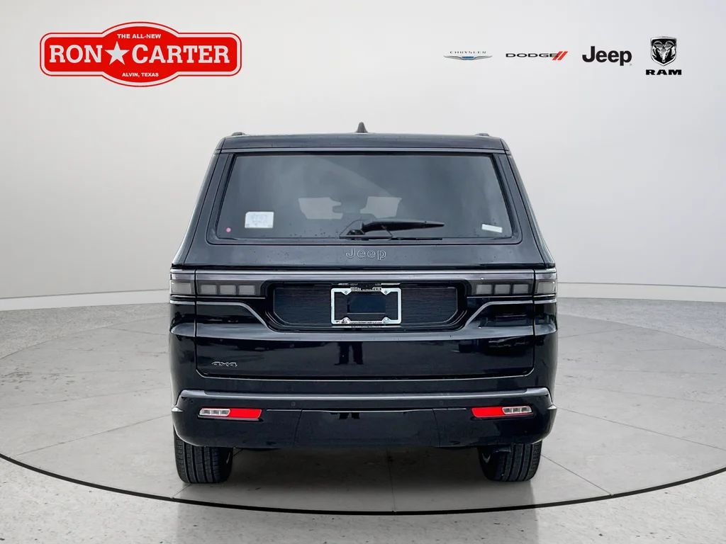 New 2026 High Gloss Black Jeep Summit Obsidian image 4
