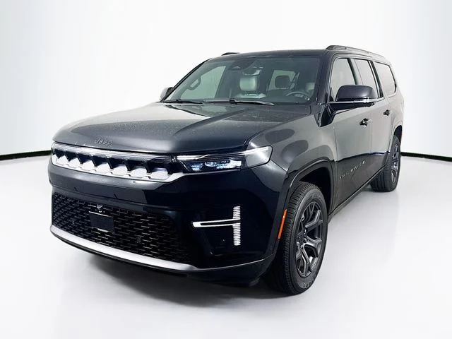 New 2026 High Gloss Black Exterior Paint Jeep Limited Altitude image 3