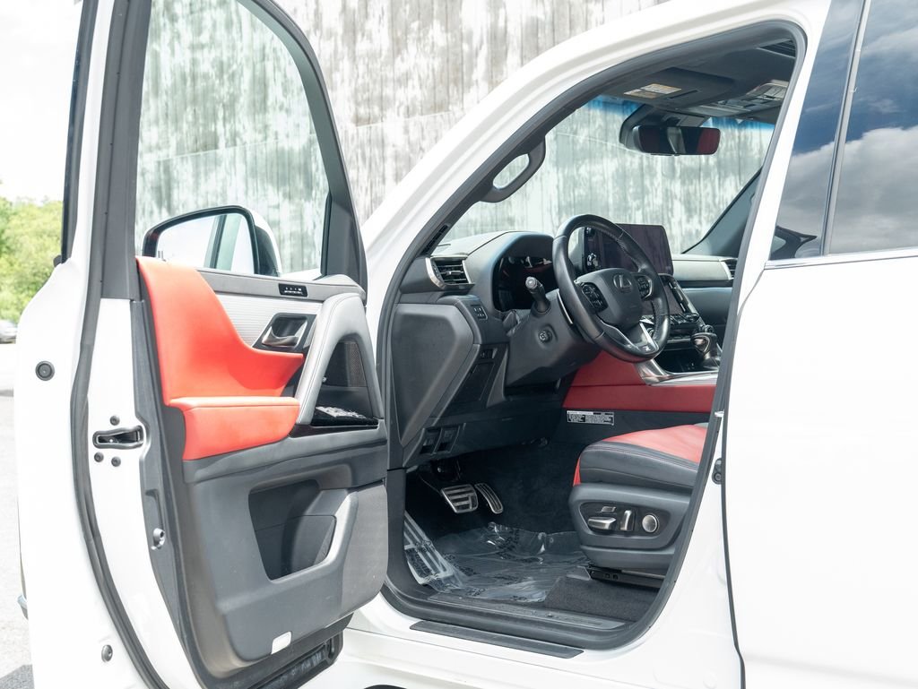 Used 2023 White Lexus 600 F SPORT image 11
