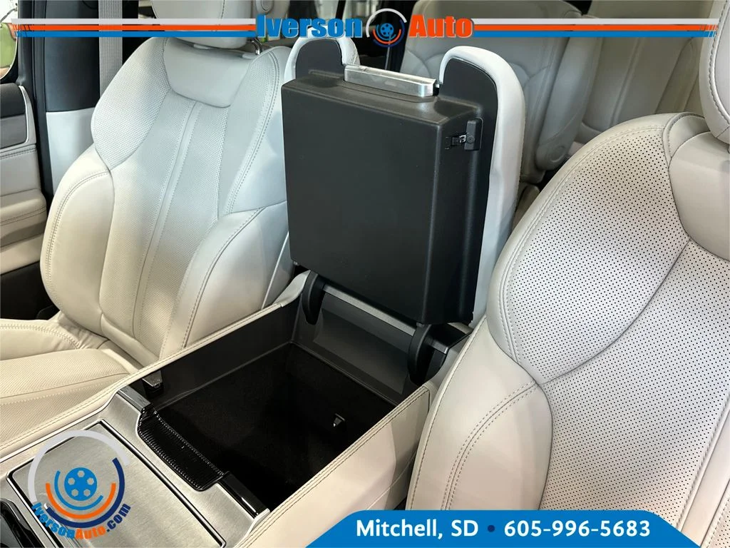 New 2026 Blue Jeep Limited Altitude image 24
