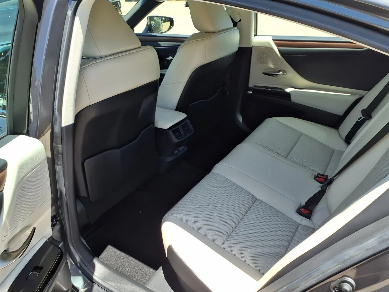 Used 2025 Gray Lexus 300h image 20