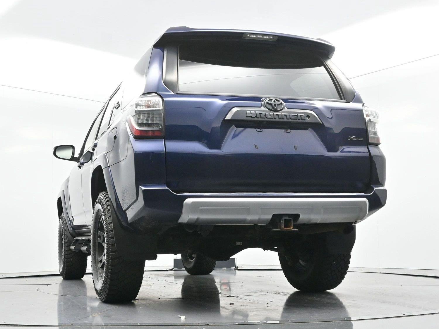 Used 2019 Nautical Blue Metallic Toyota SR5 image 49