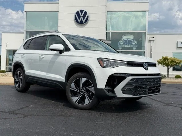 New 2026 Pure White Volkswagen 1.5T SE image 1