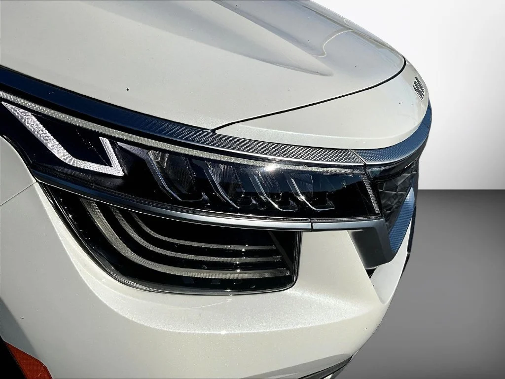 Used 2023 White Kia SX image 32