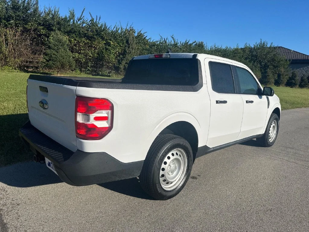 Used 2022 White Ford XL image 15
