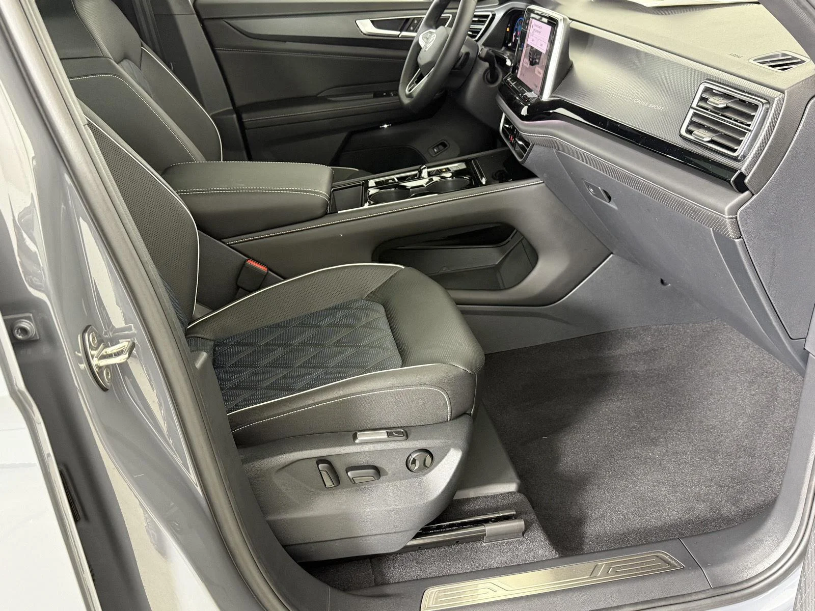 New 2026 Pure Gray Volkswagen 2.0T SEL Premium R-Line image 14